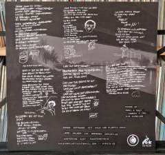 LP-halb-aus-plastik-halb-beton-07