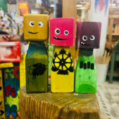 Punkrockmännle aus recyceltem Holz