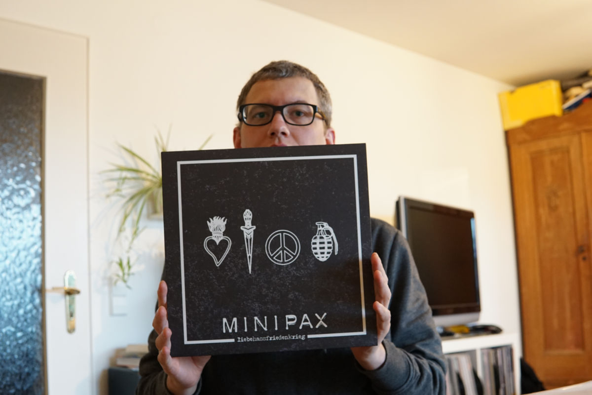 Minipax - "liebehassfriedenkrieg" col. Vinyl-LP