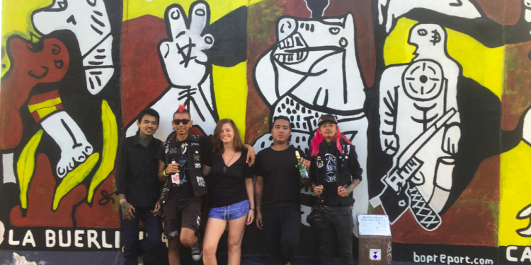 Frauen im Musikbusiness – Carolin: Anthropologin, Aktivistin und EU-Tour-Managerin von „Rebel Riot“