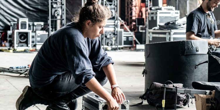 Frauen im Musikbusiness - mit Bookerin und Tour-Managerin Vanessa 1 Copyright: Sonja Madani.