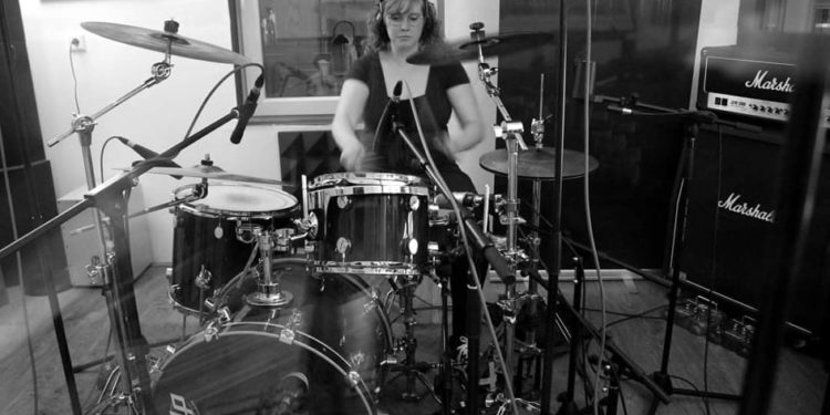 Frauen im Musikbusiness – mit Aline Schlagzeugerin der Band Conyo
