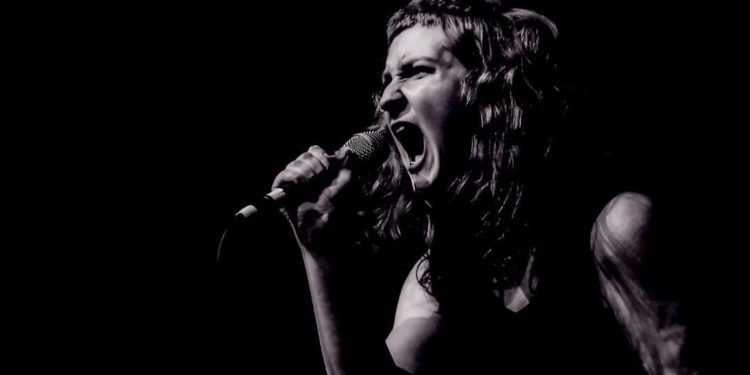 Frauen im Musikbusiness - Sabrina: Sängerin der Punk-Band LÜGEN 1 Frauen im Musikbusiness – Sabrina: Sängerin der Punk-Band LÜGEN