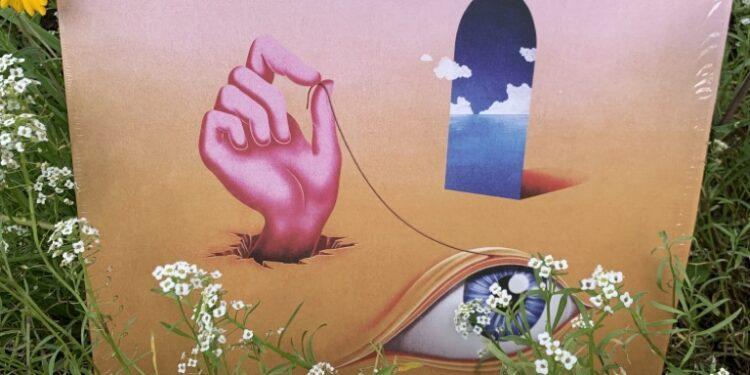 Wavves - Hideaway 1 Wavves – Hideaway