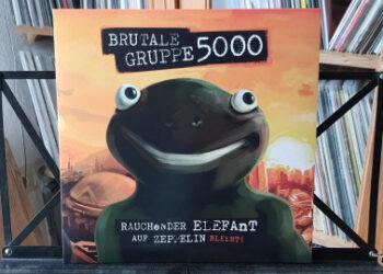 Brutale Gruppe 5000 - Rauchender Elefant auf Zeppelin (bleibt) 2