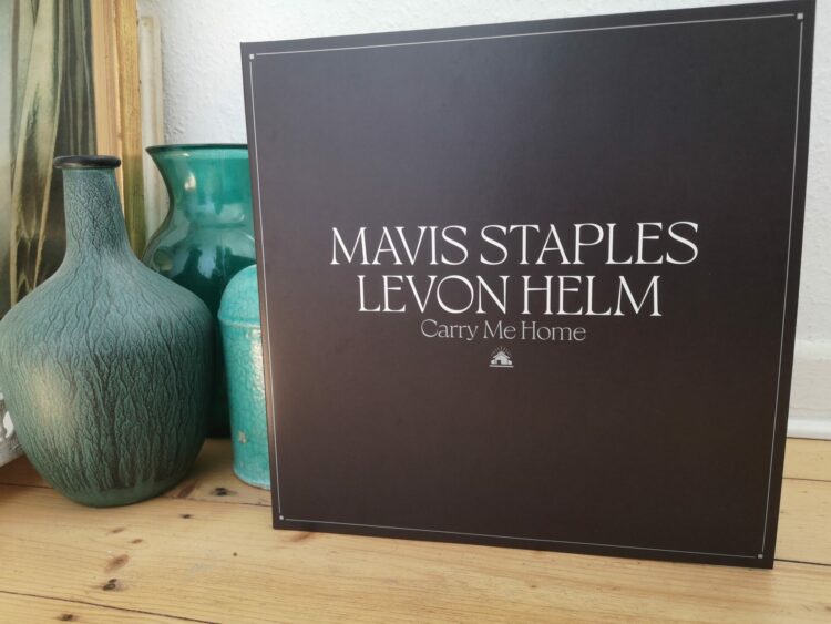 Mavis Staples + Levon Helm - Carry me home 1