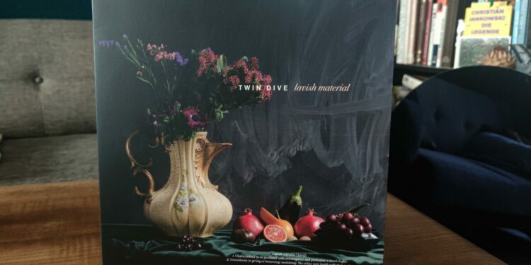 Twin Dive - Lavish Material 1 Twin Dive – Lavish Material