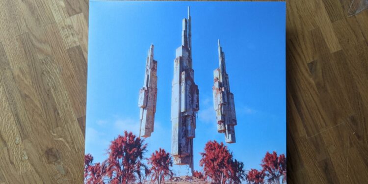 The Black Cat's Eye - The Empty Space Between A Seamount And Shock-Headed Julia 1 The Black Cats Eye - The Empty Space Between A Seamount And Shock-Headed Julia