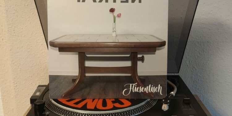 Alternative Fakten – Fliesentisch