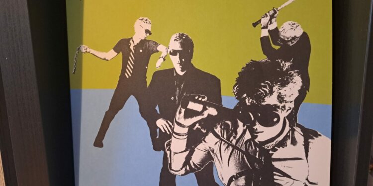 The Briefs - Hit After Hit 1 The Briefs - Hit After Hit