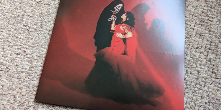 MOTHICA – Kissing Death