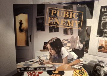 Pubic Enemy - Pulling Hard