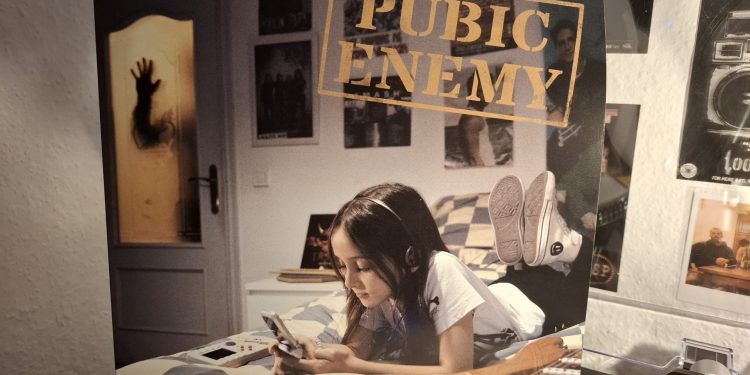 Pubic Enemy - Pulling Hard 1 Pubic Enemy - Pulling Hard