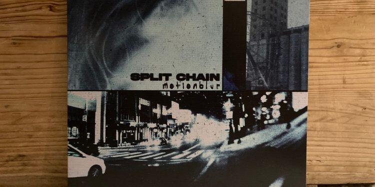 Split Chain - Motionblur 1 Split Chain – Motionblur