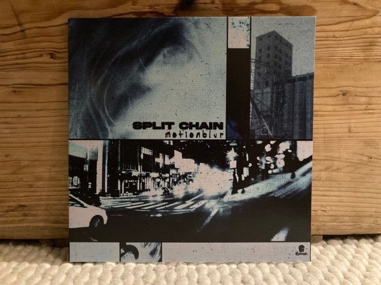 Split Chain - Motionblur 1 Split Chain - Motionblur 1