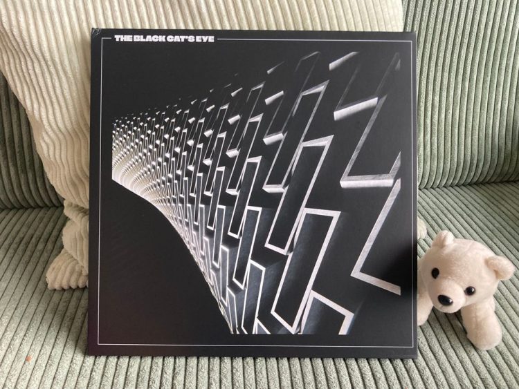 The Black Cat's Eye - Decrypting Dreams Of Weird Animals And Strange Objects 1