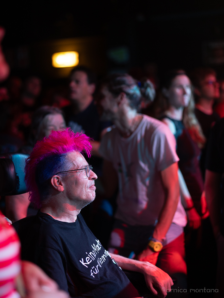 TON STEINE SCHERBEN feat. Birte Volta, Tourbericht 1