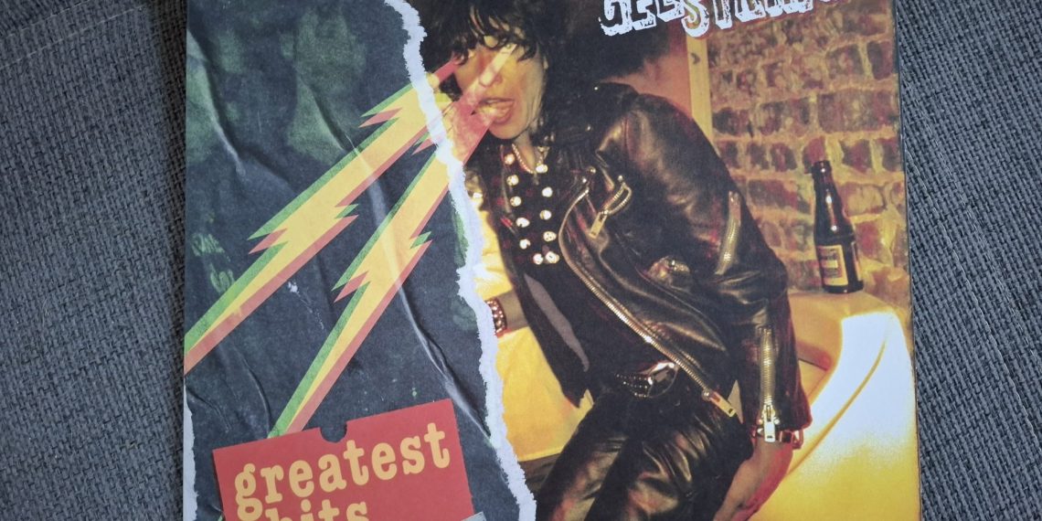 The Gee Strings - Greatest Shits