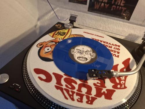 Poor Impulse Control - Tourist Trap