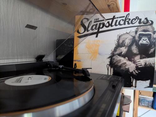 The Slapstickers - Silverback