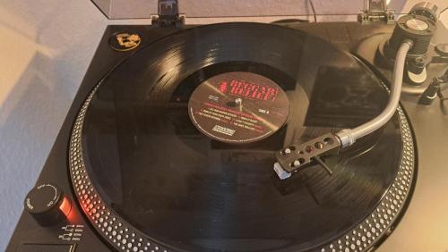 The Beggar Belief - Coming Straight Trough Crooked Streets