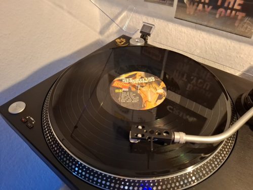 The Gee Strings - Greatest Shits