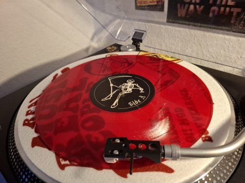 V.A.M. 17 - Vincere Aut Mori