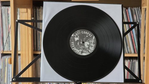 LP-anti-korpos-backlash-08