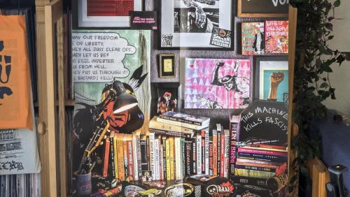 LP-dead-pioneers-post-american-05